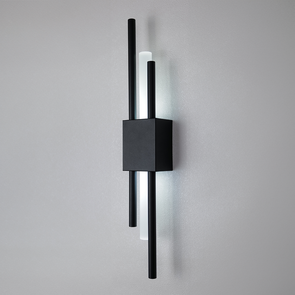 Glitch Wall Light • Black • Wall Wired • 2-Pack